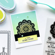 गैलरी व्यूवर में इमेज लोड करें, Catherine Pooler - Dies - A Cut Above. The A Cut Above Dies is a pinking cut edge frame die with layers and a little sewn tag die. The tiny snips are just the cutest addition! Available at Embellish Away located in Bowmanville Ontario Canada. Eaxample by brand ambassador.