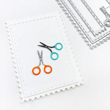 गैलरी व्यूवर में इमेज लोड करें, Catherine Pooler - Dies - A Cut Above. The A Cut Above Dies is a pinking cut edge frame die with layers and a little sewn tag die. The tiny snips are just the cutest addition! Available at Embellish Away located in Bowmanville Ontario Canada. Eaxample by brand ambassador.