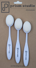 Load image into Gallery viewer, Prism Studio - Ink Blending Brushes - 3 Pack. Seamless blending of inks and other mediums. Available at Embellish Away located in Bowmanville Ontario Canada.