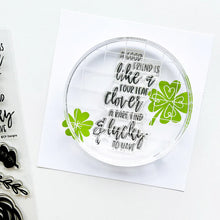 Cargar imagen en el visor de la galería, Catherine Pooler - Stamp & Dies Set - Clovers & Blooms. It's looking to be a lucky year! The Clovers & Blooms Stamp Set is an adorable floral set featuring a few shamrocks to mix in. Available at Embellish Away located in Bowmanville Ontario Canada.