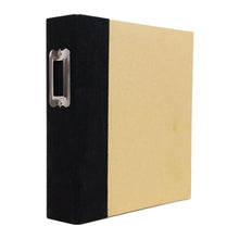 Cargar imagen en el visor de la galería, Simple Stories - Sn@p! Binder 6X8 - Black. The perfect binder for showcasing all your photos and more! This package contains one 8.75x9x3 inch binder with eight pages, one pocket and 12 pocket pages. Acid and lignin free. Imported. Available at Embellish Away located in Bowmanville Ontario Canada.
