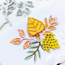 गैलरी व्यूवर में इमेज लोड करें, Catherine Pooler - Dies - Falling Foliage. Available at Embellish Away located in Bowmanville Ontario Canada. Example by Ilina at Catherine Pooler Designs.
