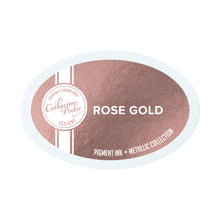 Cargar imagen en el visor de la galería, Catherine Pooler - Eau De Perfection - Ink Pad - Select from Drop Down. Crisp and bright and oh, so Platinum shine. Quartz is a slightly-muted, pale pink ink. The Rose Gold Metallic Pigment Ink is a rich, mauve-toned gold in with lots of shine. Available at Embellish Away located in Bowmanville Ontario Canada.
