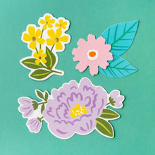 將圖片載入圖庫檢視器 Paige Evans - Ephemera - Icons - 75 Pieces - Adventurous. Add ephemera pieces to scrapbooks, cards, journals, and more for extra color and style. These ephemera pieces even feature vellum pieces and gold foil finish pieces to add an elegant shine. Available at Embellish Away located in Bowmanville Ontario Canada.
