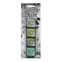 गैलरी व्यूवर में इमेज लोड करें, Ranger - Tim Holtz - Distress Mini Oxide Ink Pads Kit, #3 (4pc). Colours: Bundled Sage, Crushed Olive, Peeled Paint and Cracked Pistachio. Available at Embellish Away in Bowmanville Ontario Canada.
