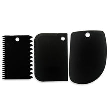 Cargar imagen en el visor de la galería, Stamperia - Art Stories Hand Spatulas - 3pc. 3 hand spatulas, flat and smooth or grooved with teeth. At Embellish Away in Bowmanville Ontario Canada.
