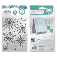 將圖片載入圖庫檢視器 Tonic Studios - 3D Embossing Folder - Baroque Snowflake - Winter&#39;s Veil. Introducing the Winter&#39;s Veil collection, featuring outstanding products and imagery that beautifully capture the essence of a winter&#39;s night. Available at Embellish Away located in Bowmanville Ontario Canada.
