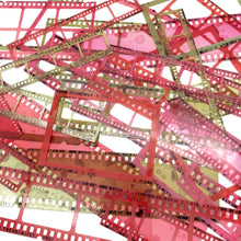 將圖片載入圖庫檢視器 49 And Market - Filmstrip Frames - ARToptions Rouge. Each pack includes a total of 30 assorted frames and filmstrips which are printed on clear acetate. Available at Embellish Away located in Bowmanville Ontario Canada.
