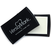 Cargar imagen en el visor de la galería, Imagine - VersaMark - Watermark Stamp Pad. VERSAMARK-Watermark Inkpad by Tsukineko contains clear watermark ink. You will not believe what you can do with just one ink pad! A necessity for every crafter. Easy for beginning stampers to use, but versatile enough for experienced stamp artists to create unparalleled masterpieces. Available at Embellish Away located in Bowmanville Ontario Canada.
