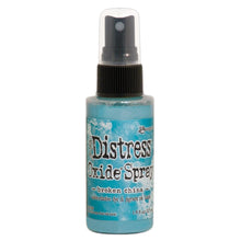 गैलरी व्यूवर में इमेज लोड करें, Tim Holtz - Distress Oxide Spray. Creates oxidized effects when sprayed with water. Use for quick and easy ink coverage on porous surfaces. Spray through stencils, layer colors, spritz with water and watch the color mix and blend.  Available at Embellish Away located in Bowmanville Ontario Canada. Broken China
