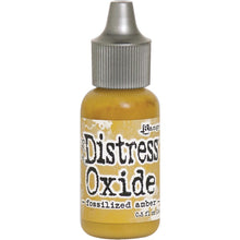 गैलरी व्यूवर में इमेज लोड करें, Tim Holtz-Ranger Distress Oxides Reinkers. This water-reactive dye and pigment ink fusion creates an oxidized effect when sprayed with water. Use to re-ink Distress Oxide Ink Pads (sold separately). Available at Embellish Away located in Bowmanville Ontario Canada. Fossilized Amber

