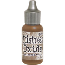 गैलरी व्यूवर में इमेज लोड करें, Tim Holtz-Ranger Distress Oxides Reinkers. This water-reactive dye and pigment ink fusion creates an oxidized effect when sprayed with water. Use to re-ink Distress Oxide Ink Pads (sold separately). Available at Embellish Away located in Bowmanville Ontario Canada. Gathered Twig
