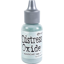 गैलरी व्यूवर में इमेज लोड करें, Tim Holtz-Ranger Distress Oxides Reinkers. This water-reactive dye and pigment ink fusion creates an oxidized effect when sprayed with water. Use to re-ink Distress Oxide Ink Pads (sold separately). Available at Embellish Away located in Bowmanville Ontario Canada. Speckled Egg
